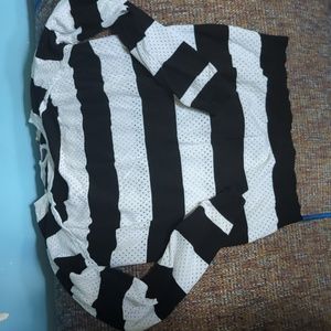 Black and white striped lightweight sweater in XL